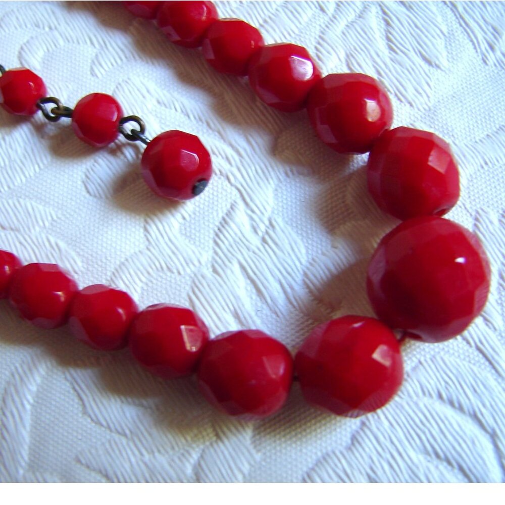 Vtg Dark Cherry Red Faceted Bead 13.5-15.5" Choker Necklace, Czech(?) Glass E58 - Picture 9 of 9